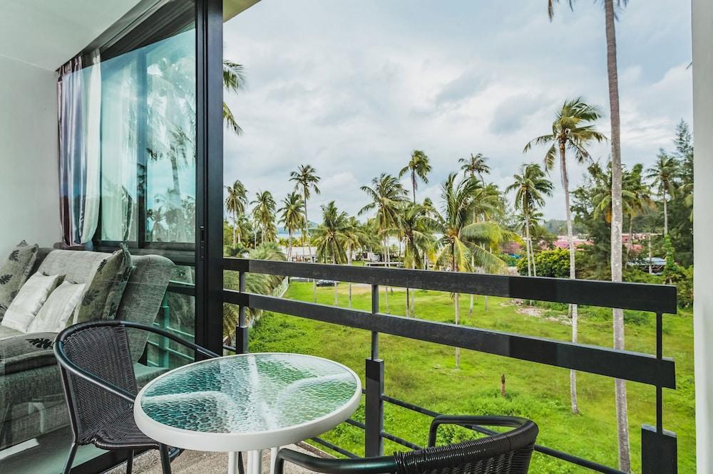 The Kris Condotel Bang Tao Beach  Esterno foto