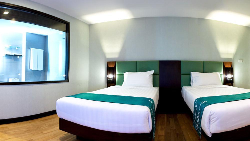 The Kris Condotel Bang Tao Beach  Esterno foto