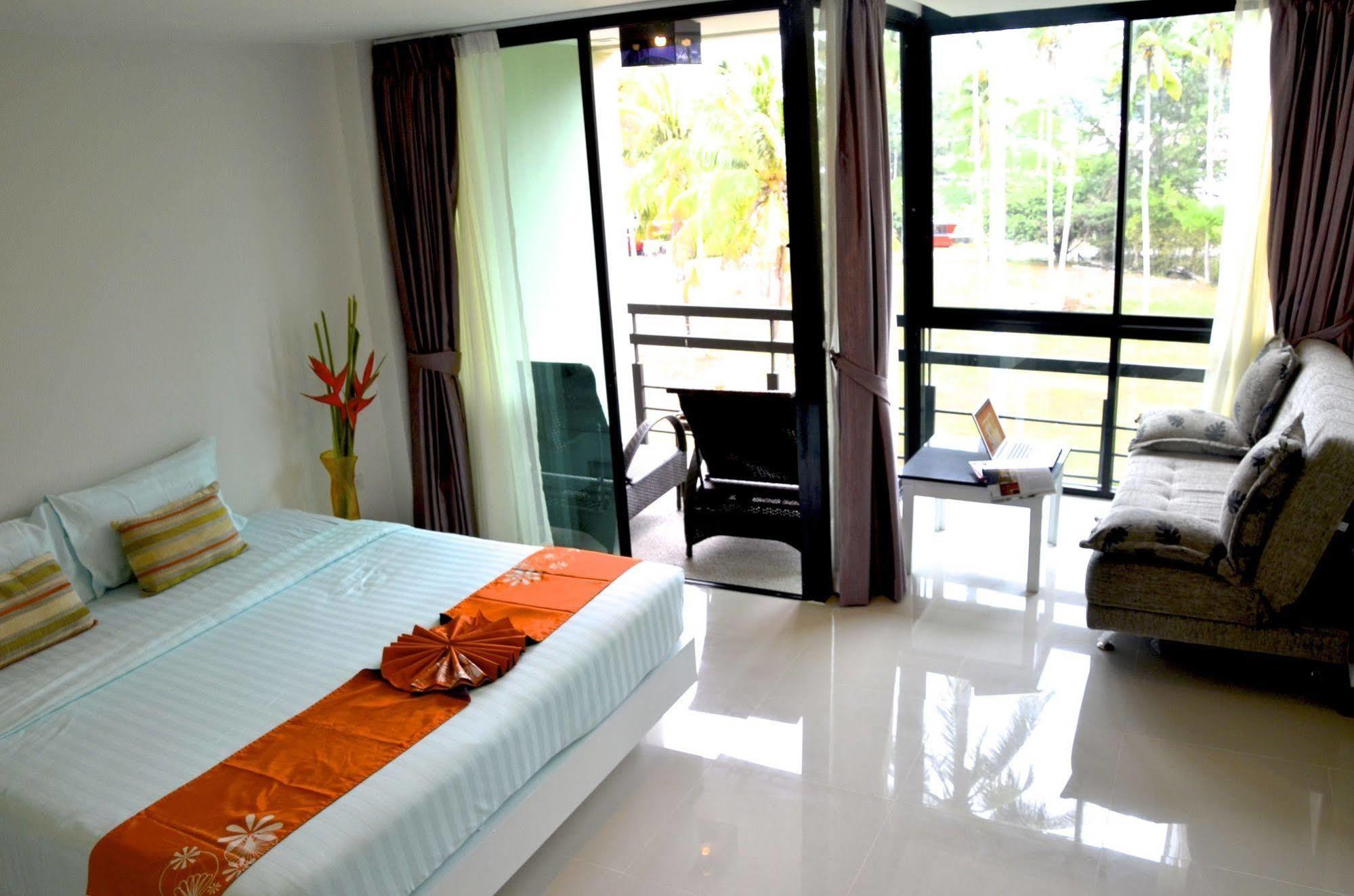 The Kris Condotel Bang Tao Beach  Esterno foto