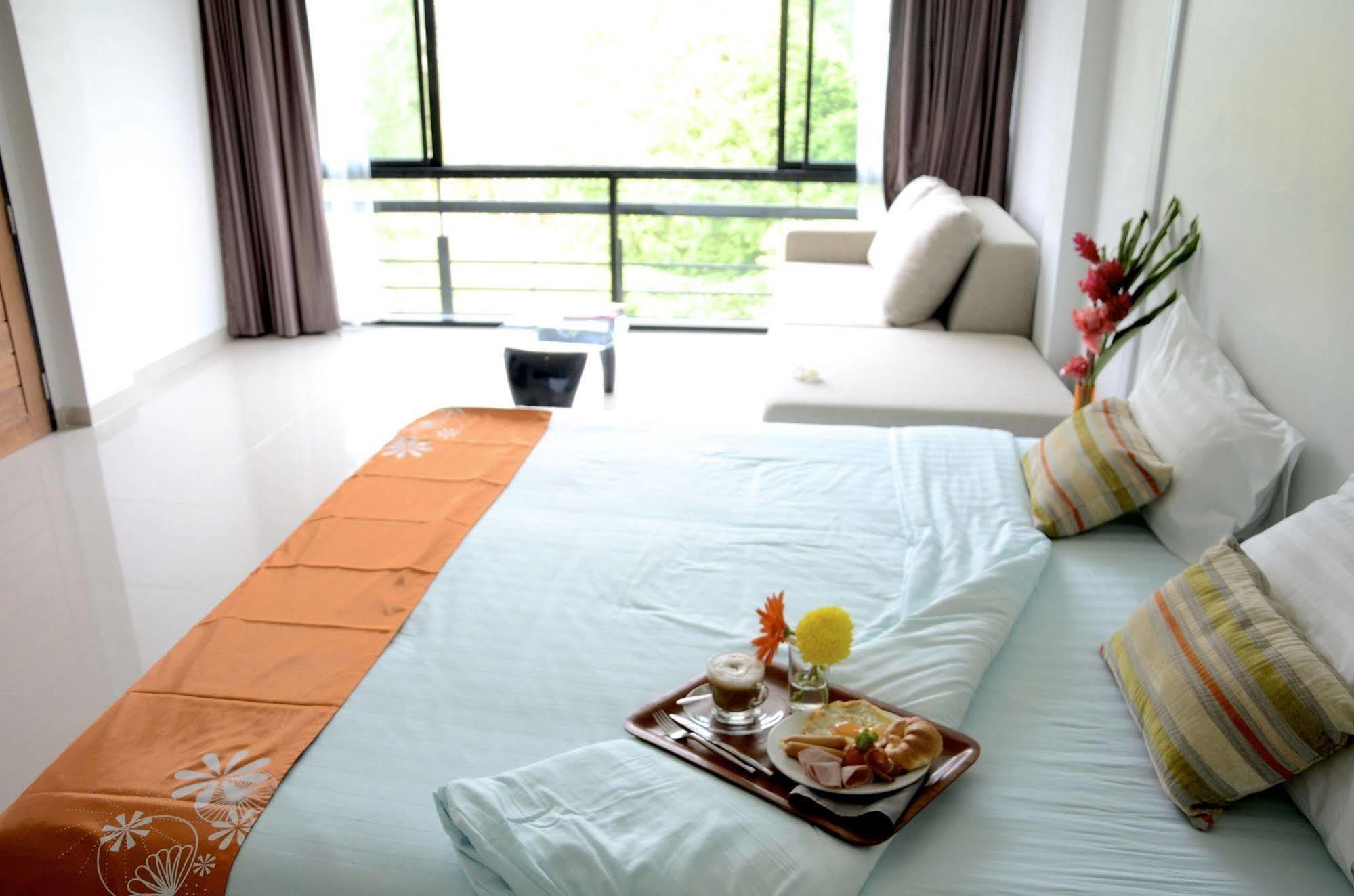 The Kris Condotel Bang Tao Beach  Esterno foto
