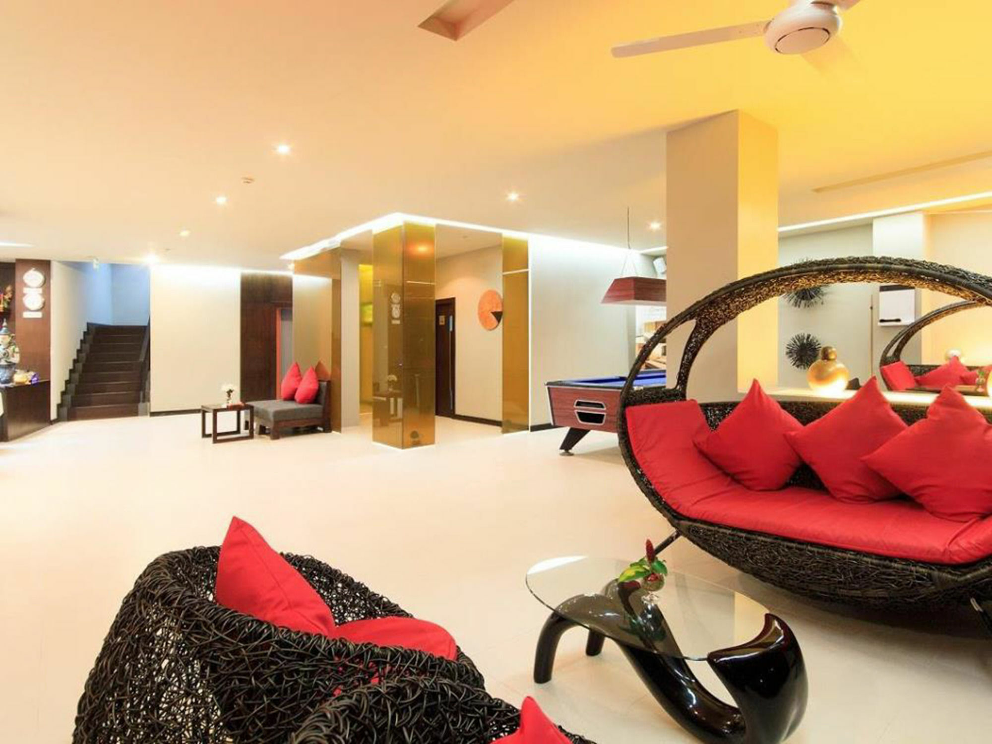 The Kris Condotel Bang Tao Beach  Esterno foto